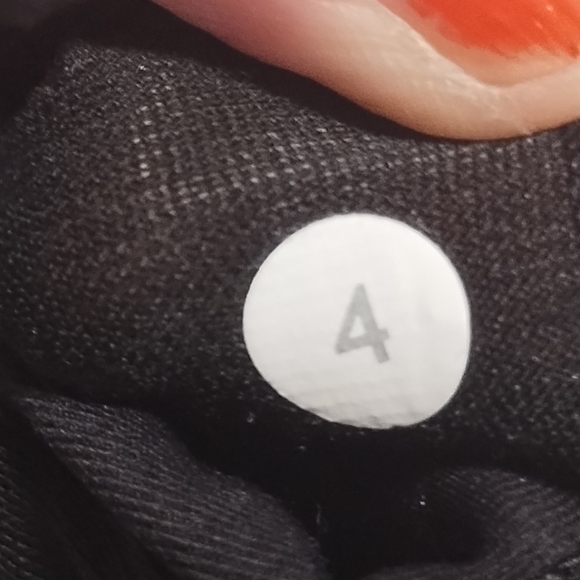 Lululemon Beat the Heat Black Tank Top - Picture 7 of 7